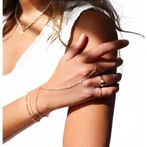 NEW TOKEN JEWELRY women's gemini hand chain bracelet with pearls in gold